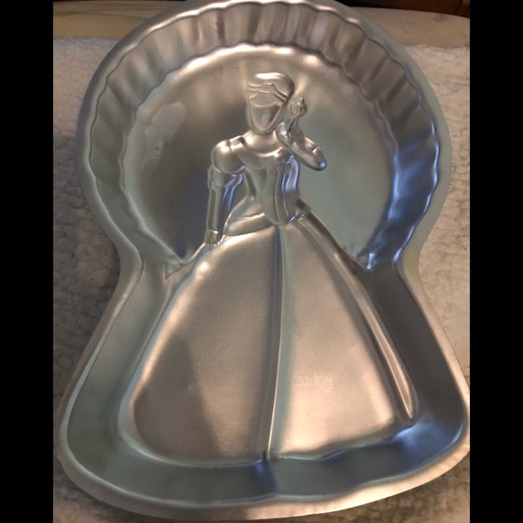 Wilton Barbie cake Pan - Like new
